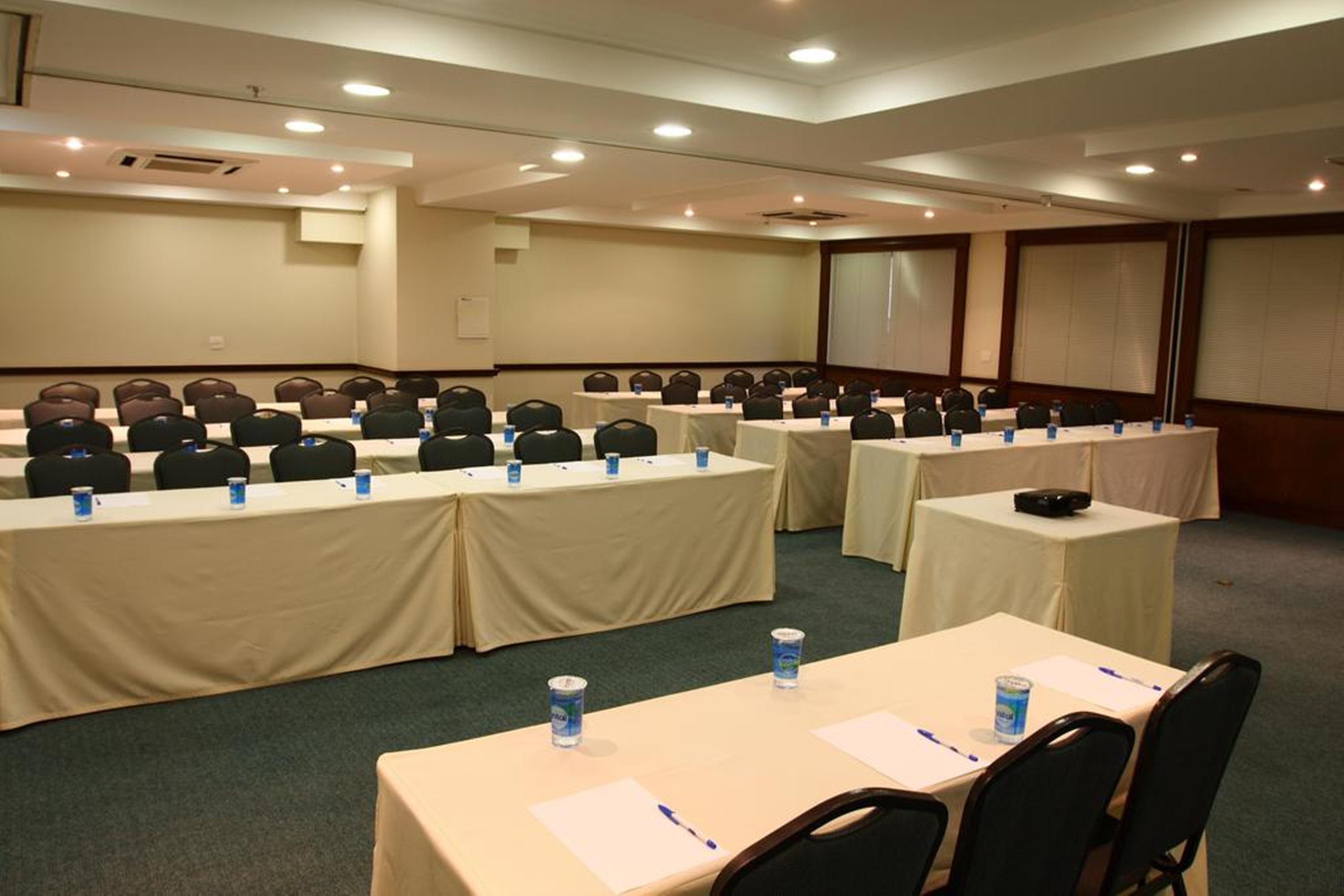 Hotel Estanplaza Paulista 4*