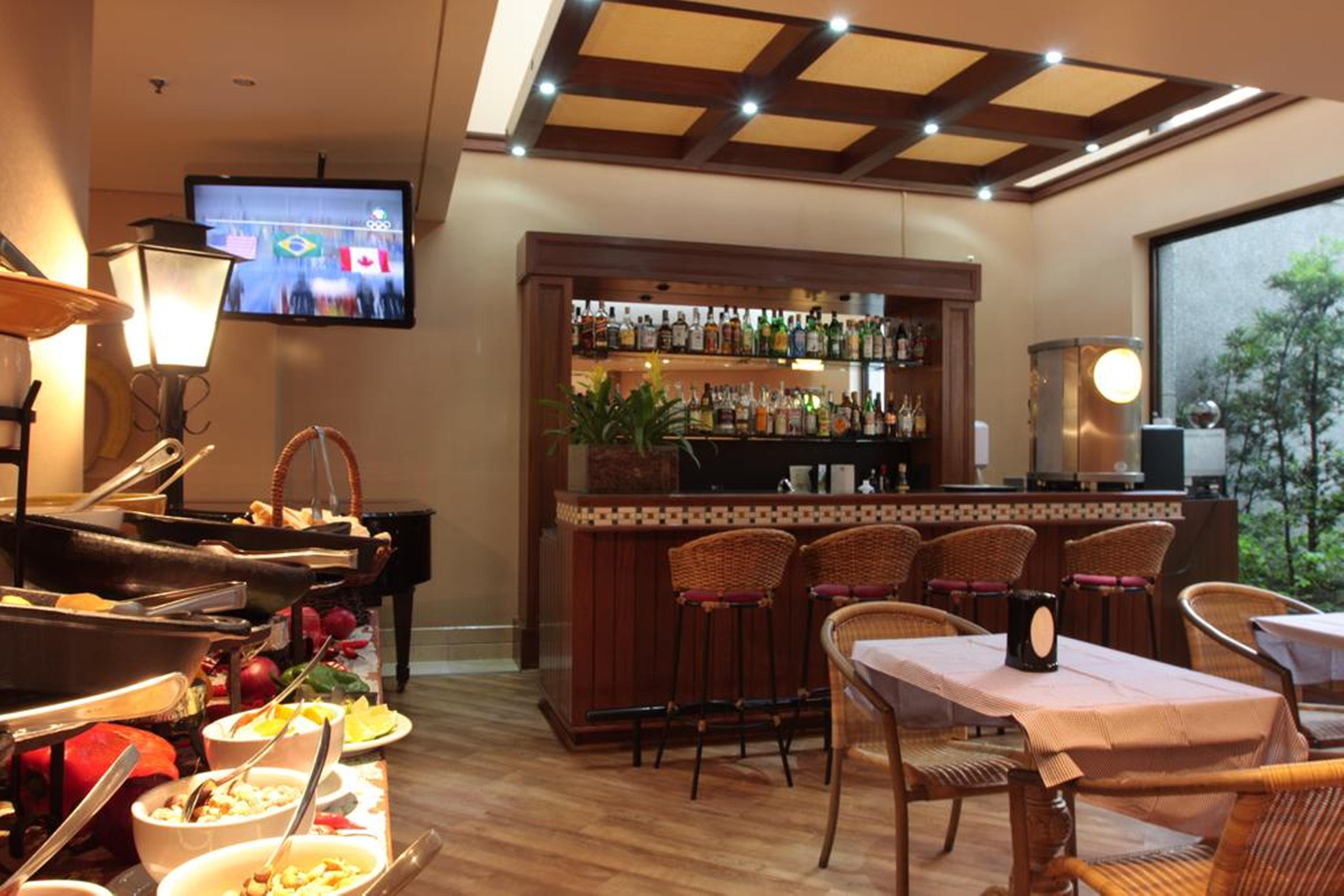 Estanplaza Paulista Hotel 4*
